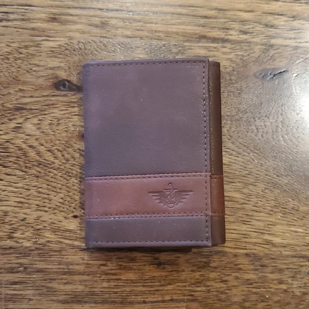 Mens Dockers dark & light brown trifold wallet